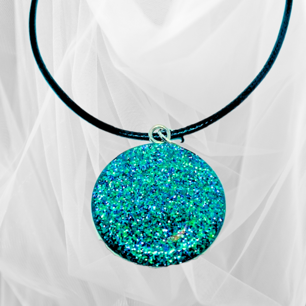 Circular Glitter Pendant Necklace