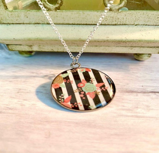 Striped Circular Pendant Necklace