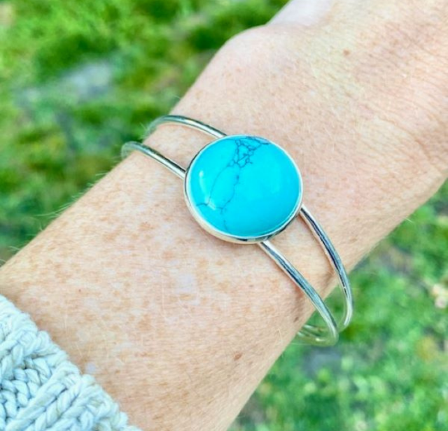 Matching Turquoise Earrings and Bracelet Set